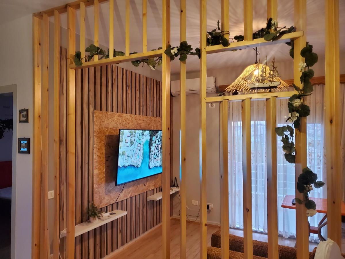 Coast Casa Apartment Vlore Bagian luar foto